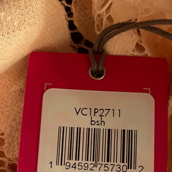 Vince Camuto Petite
Lace Shift Blush Pink  Dress Size 6 Petite 6P - Picture 6 of 15